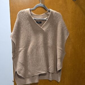 Able V-Neck Sweater Vest